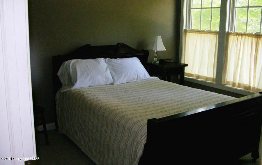 142 Creekside Road Canadensis, PA 18325 - Photo 8 of 12 8