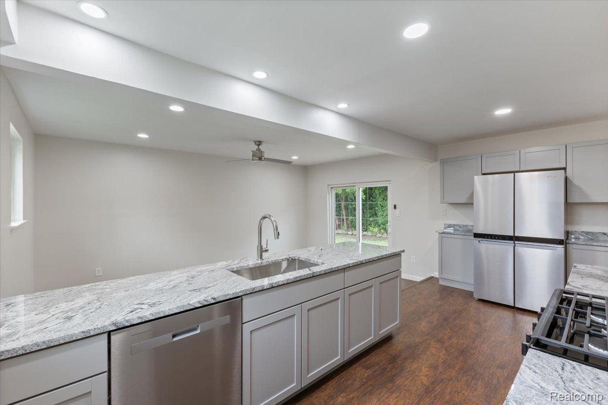 26095 Burg Road Warren, MI 48089 - Photo 9 of 28 Gallery Image 9