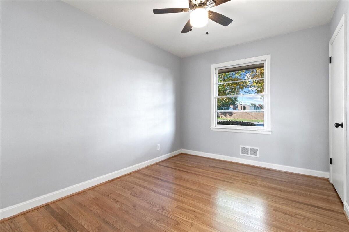 4209 Oliver Road Northeast Roanoke, VA 24012 - Photo 11 of 24 Bedroom 3