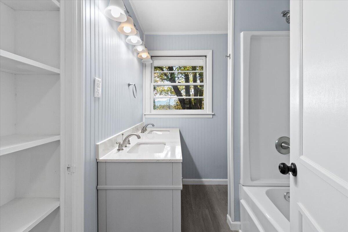 4209 Oliver Road Northeast Roanoke, VA 24012 - Photo 9 of 24 Upstairs Bathroom