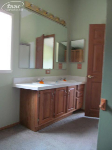 10329 Coldwater Road Flushing, MI 48433 - Photo 15 of 37 20185811-14.JPG
