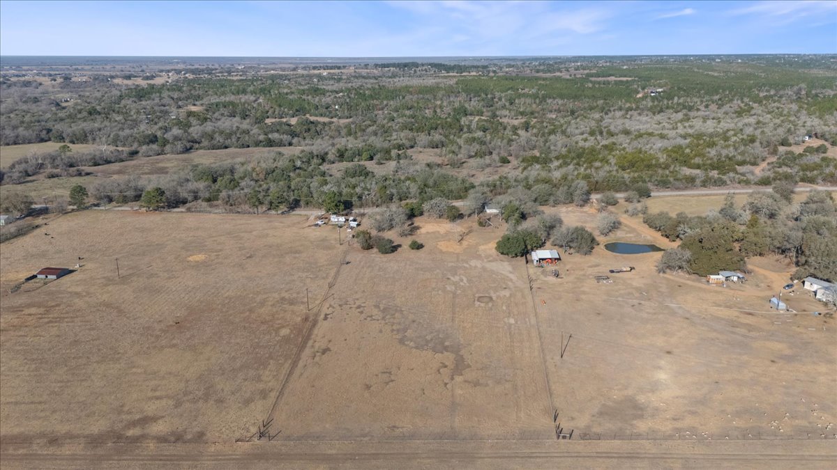 303 Ponderosa Road Bastrop, TX 78602 - Photo 32 of 34 a view of a big yard