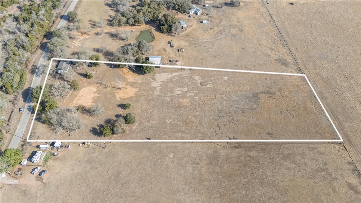303 Ponderosa Road Bastrop, TX 78602 - Photo 33 of 34 view of a small space