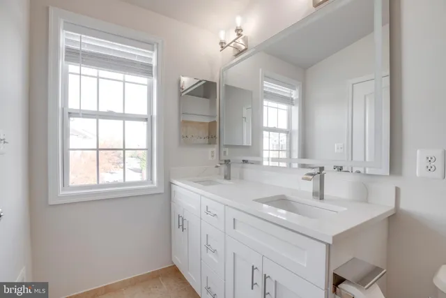 $665,000 | 43180 Loudoun Reserve Drive, Ashburn, VA 20148