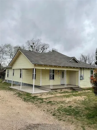 $99,000 | 400 East Travis Street, Mexia, TX 76667