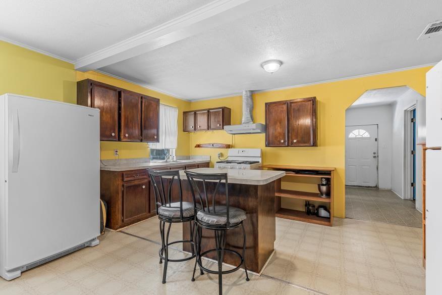 400 East Travis Street Mexia, TX 76667 - Photo 3 of 17