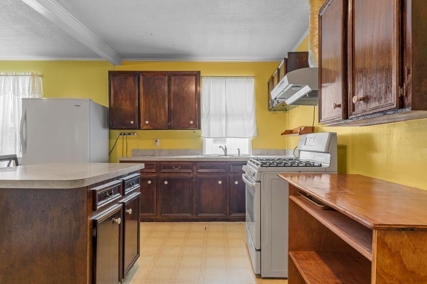 400 East Travis Street Mexia, TX 76667 - Photo 4 of 17