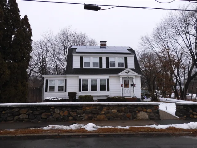 $579,900 | 160 1/2 East Street, Methuen, MA 01844