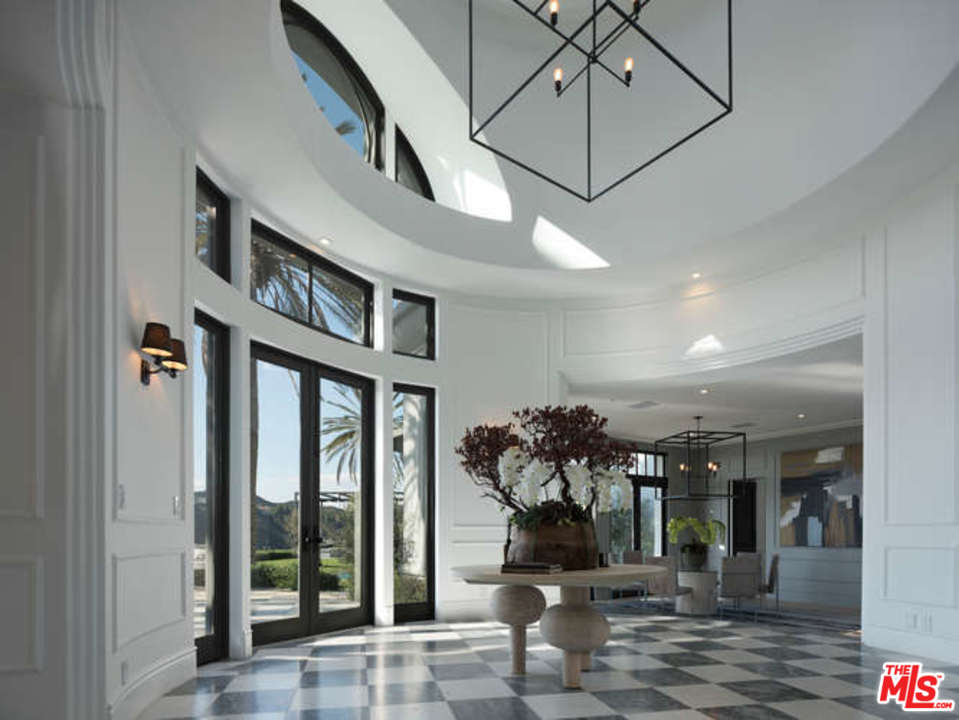 9719 Heather Road Beverly Hills, CA 90210 - Photo 2 of 32