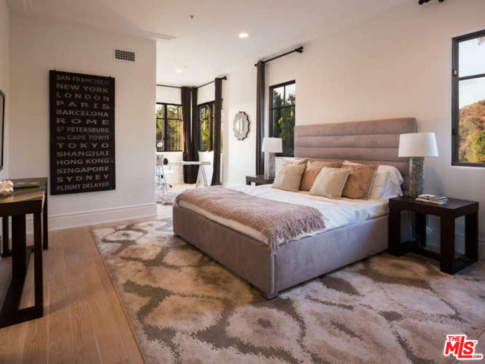 9719 Heather Road Beverly Hills, CA 90210 - Photo 22 of 32