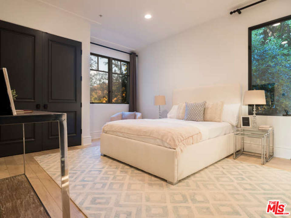 9719 Heather Road Beverly Hills, CA 90210 - Photo 23 of 32