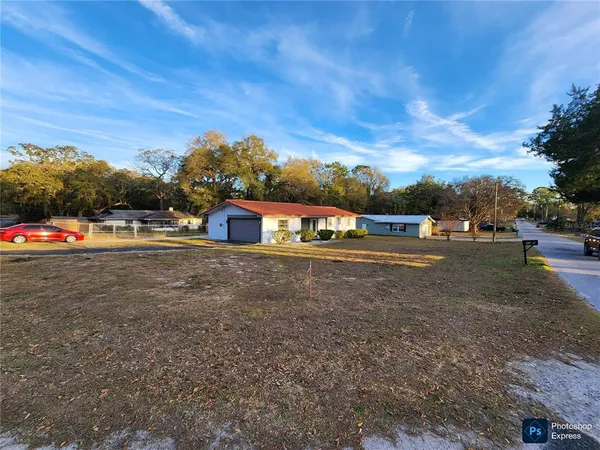 a front view of house with yard