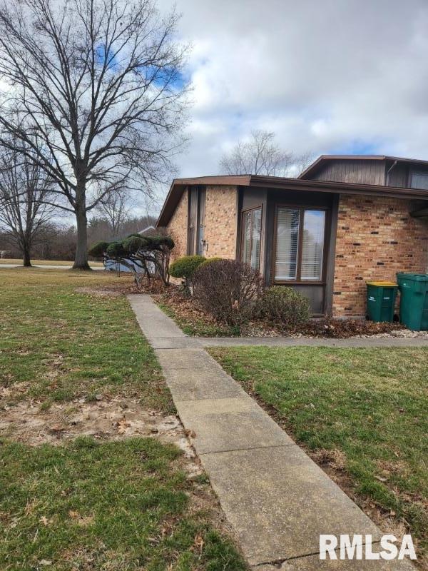 1 Cedar Drive Macomb, IL 61455 - Photo 20 of 22