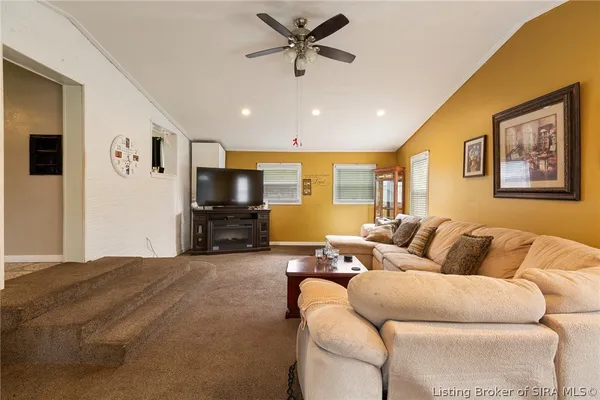 $215,000 | 823 Elmwood Avenue, New Albany, IN 47150