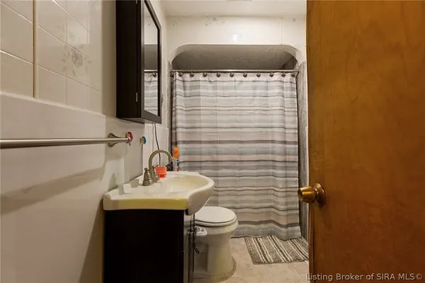 $215,000 | 823 Elmwood Avenue, New Albany, IN 47150