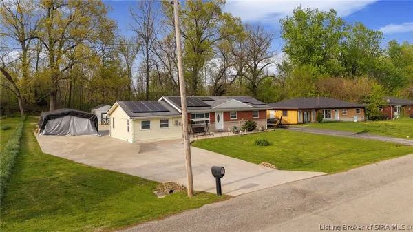 $215,000 | 823 Elmwood Avenue, New Albany, IN 47150