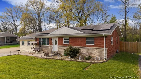 $215,000 | 823 Elmwood Avenue, New Albany, IN 47150