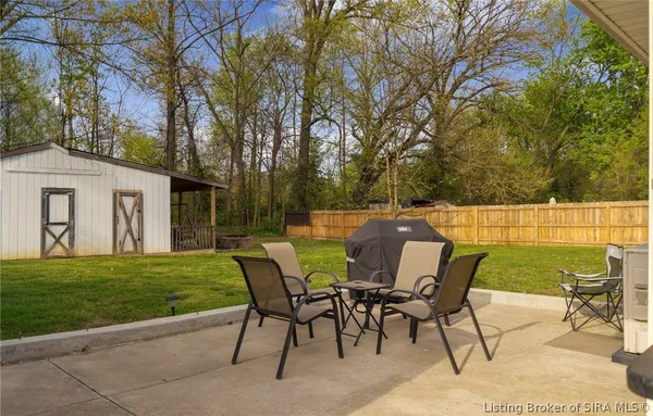 $215,000 | 823 Elmwood Avenue, New Albany, IN 47150