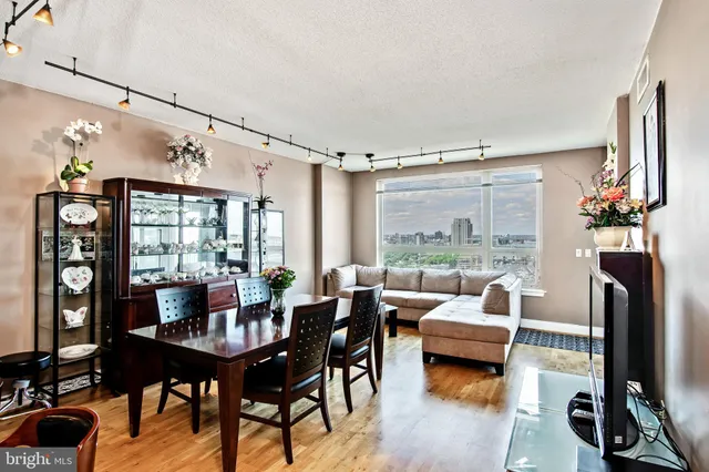 $2,600 | 717 South Christopher Columbus Boulevard, Unit 1505, Philadelphia, PA 19147