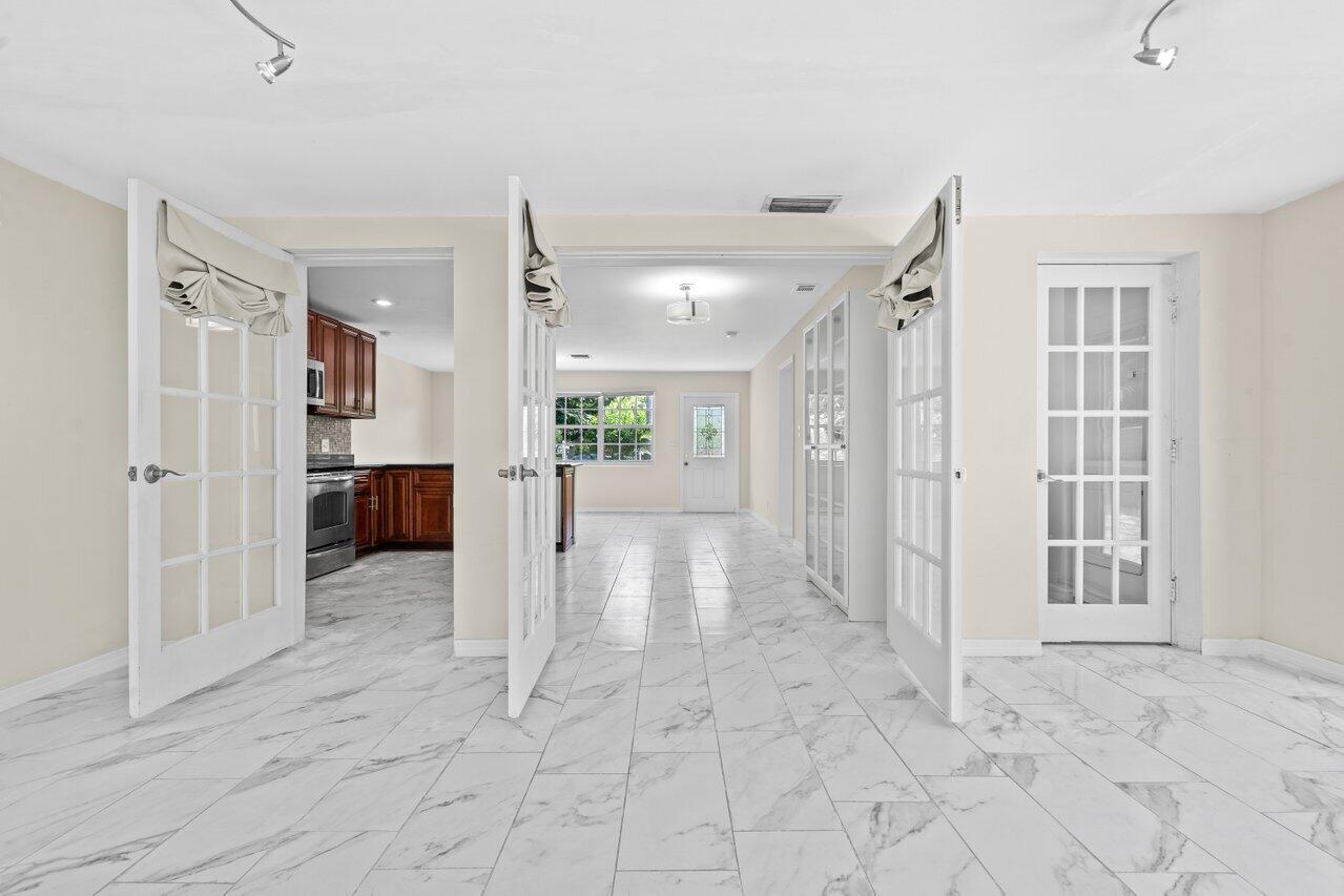 249 Northwest 4th Diagonal Boca Raton, FL 33432 - Photo 14 of 46 019-249Northwest4thDiagonal-BocaRaton-FL