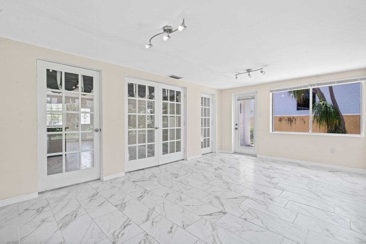 249 Northwest 4th Diagonal Boca Raton, FL 33432 - Photo 16 of 46 016-249Northwest4thDiagonal-BocaRaton-FL