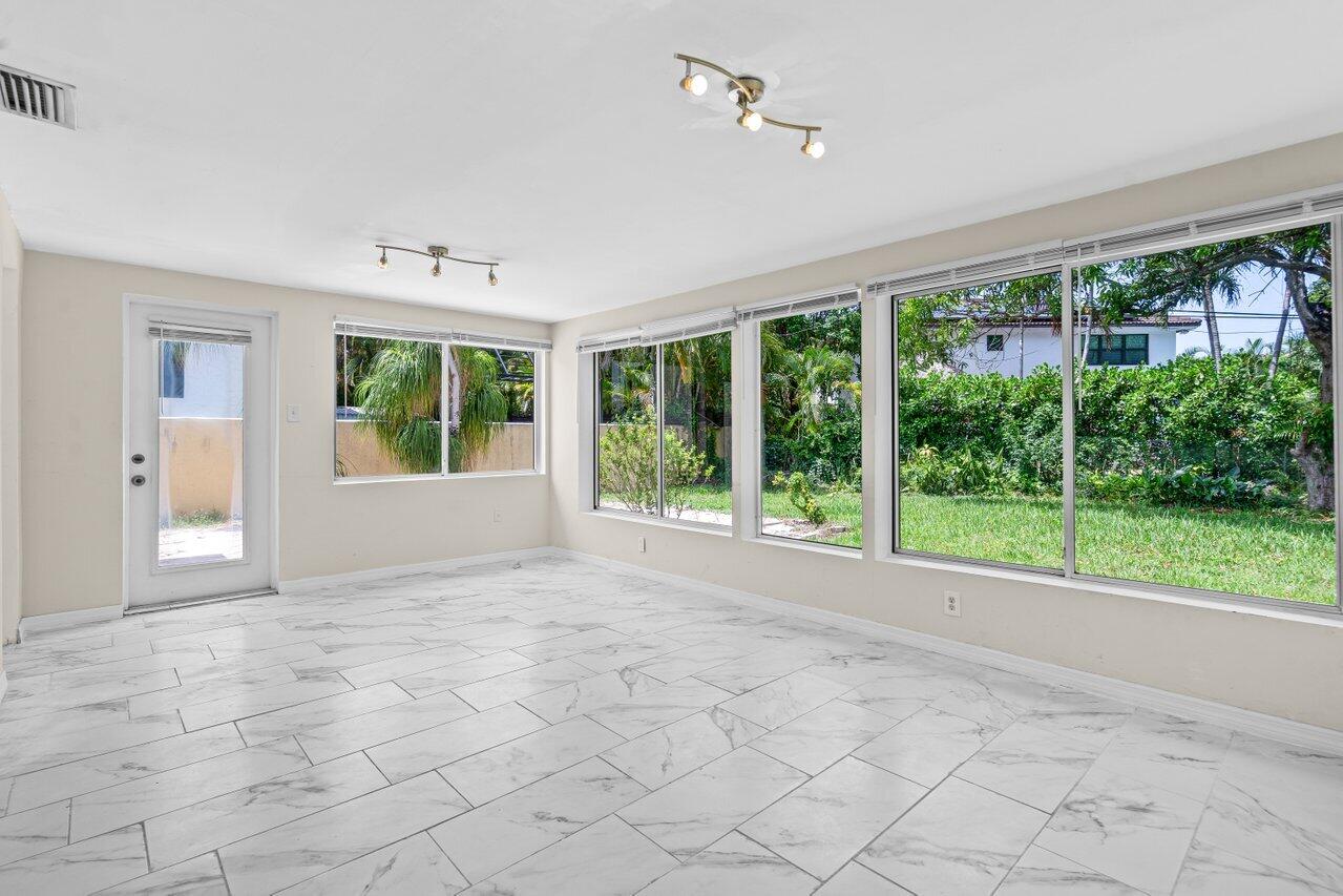 249 Northwest 4th Diagonal Boca Raton, FL 33432 - Photo 17 of 46 015-249Northwest4thDiagonal-BocaRaton-FL