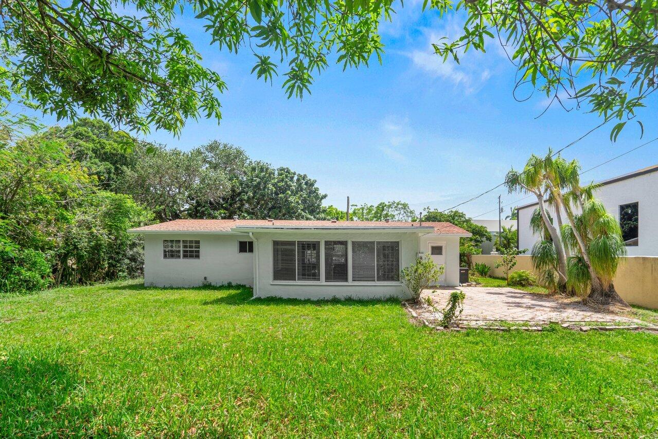 249 Northwest 4th Diagonal Boca Raton, FL 33432 - Photo 27 of 46 031-249Northwest4thDiagonal-BocaRaton-FL