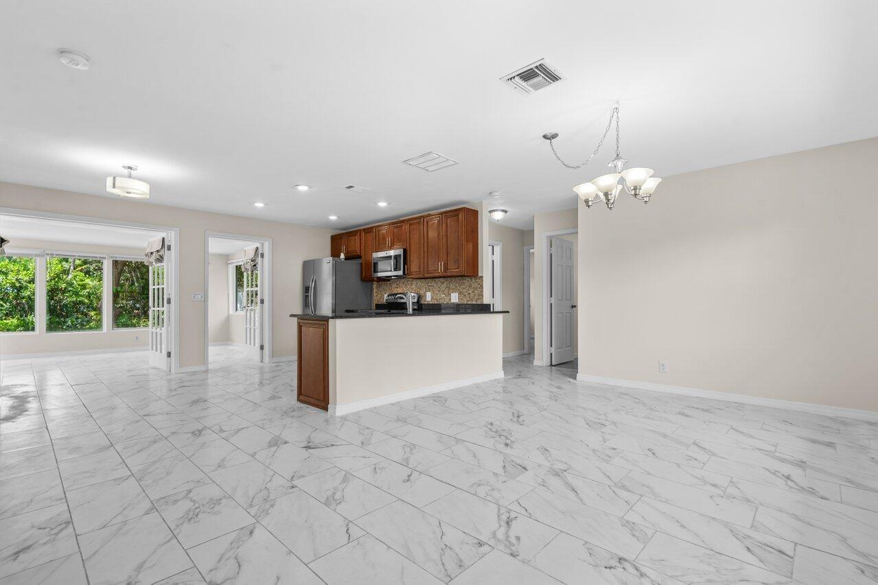 249 Northwest 4th Diagonal Boca Raton, FL 33432 - Photo 9 of 46 006-249Northwest4thDiagonal-BocaRaton-FL