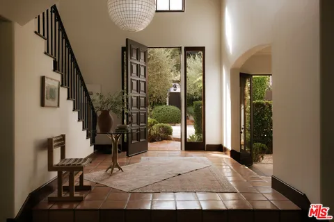 $8,000,000 | 1046 North Norman Place, Los Angeles, CA 90049