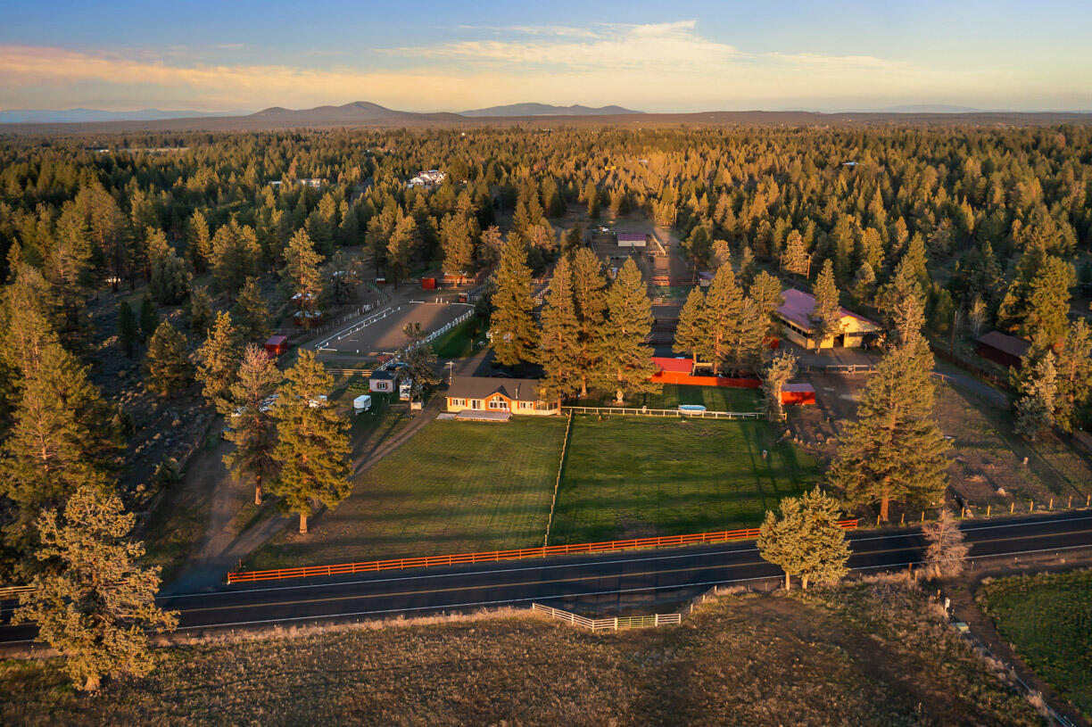 67500 Harrington Loop Road Bend, OR 97703 - Photo 62 of 72 a view of outdoor space and city