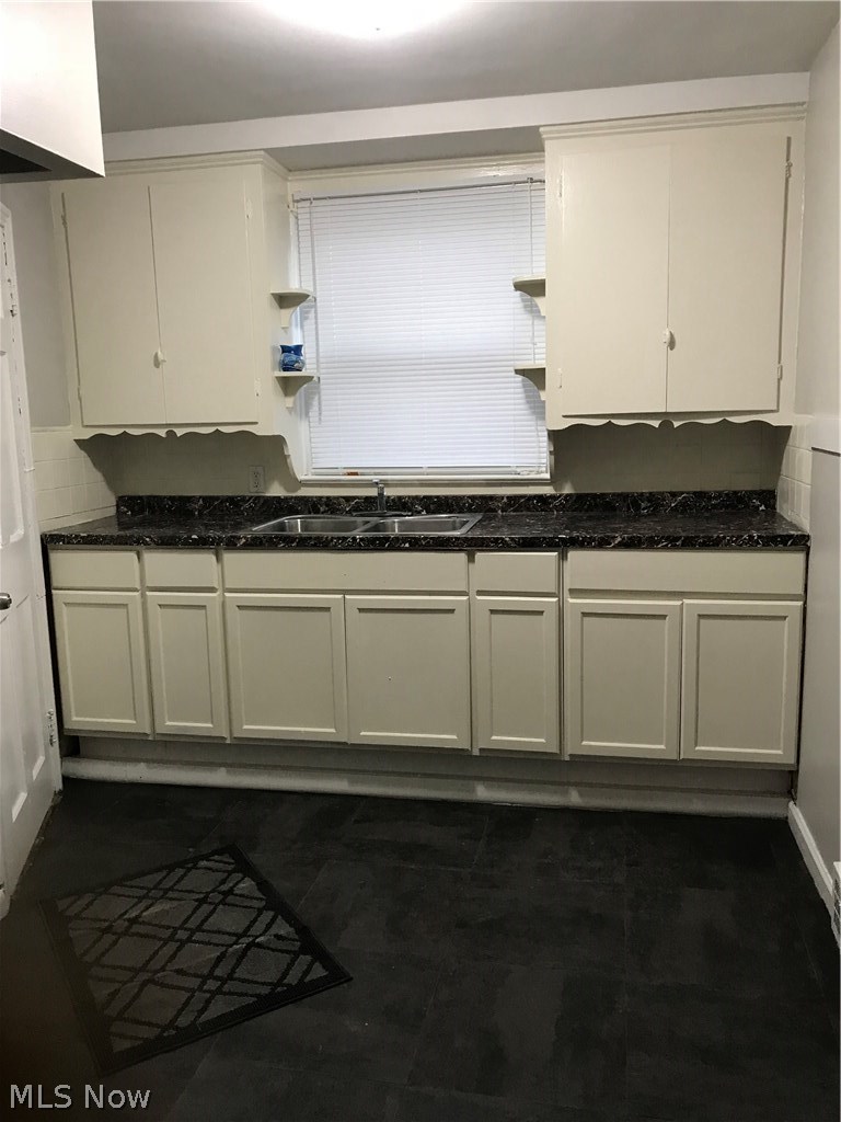 13613 Cedar Road Cleveland, OH 44118 - Photo 9 of 13