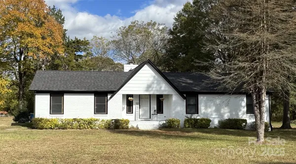 $290,000 | 425 Acorn Oaks Drive, Salisbury, NC 28146
