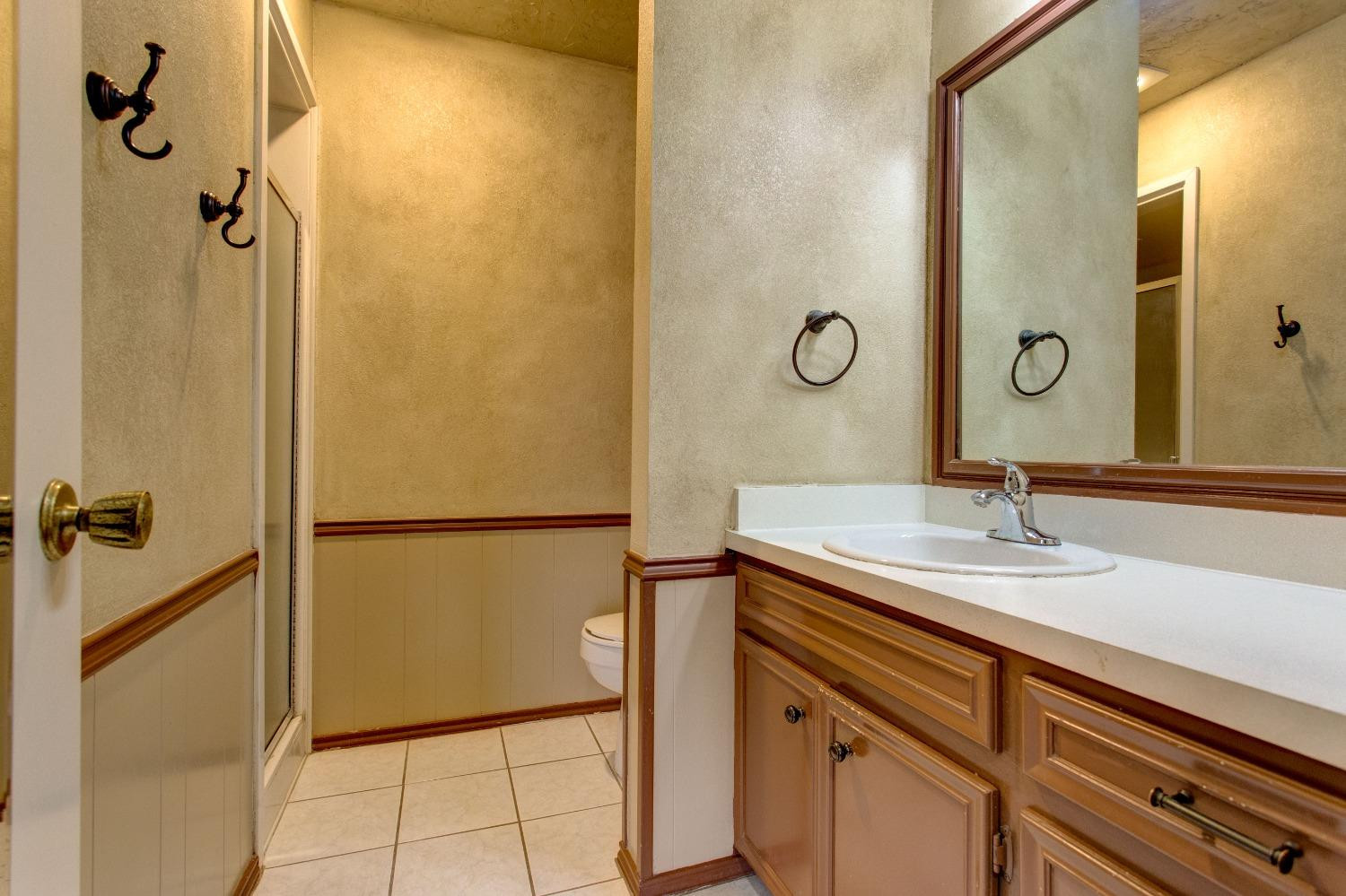 6015 14th Street Lubbock, TX 79416 - Photo 13 of 24 Master bath