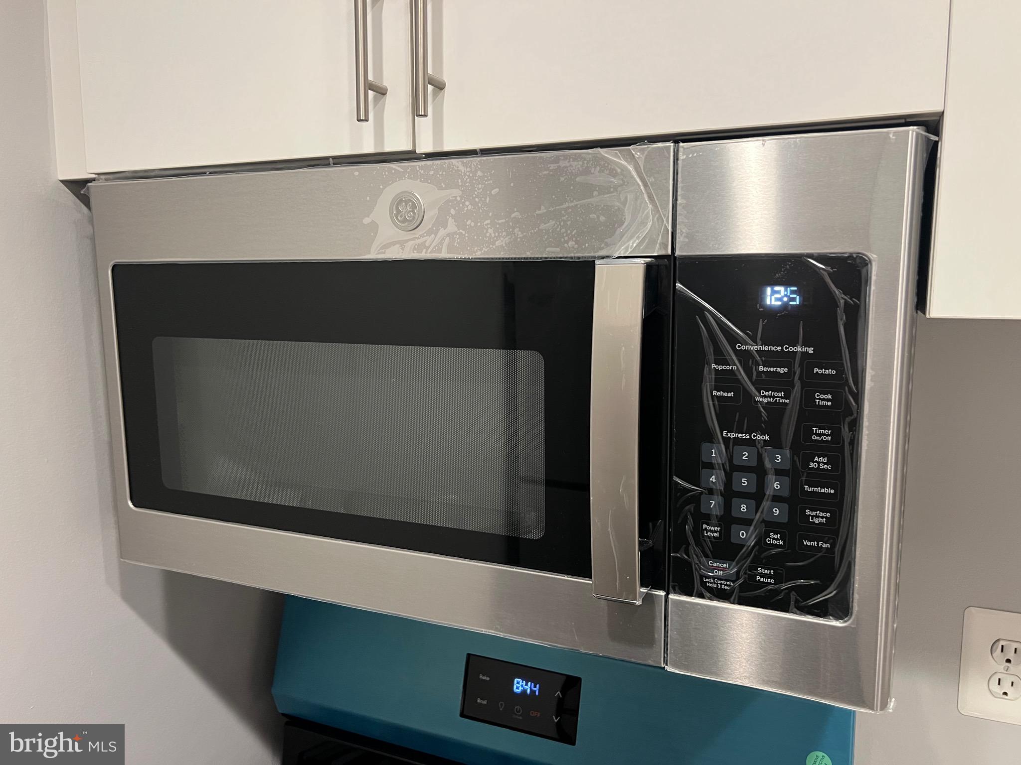 5918 Cove Landing Road, Unit 204 Burke, VA 22015 - Photo 9 of 39