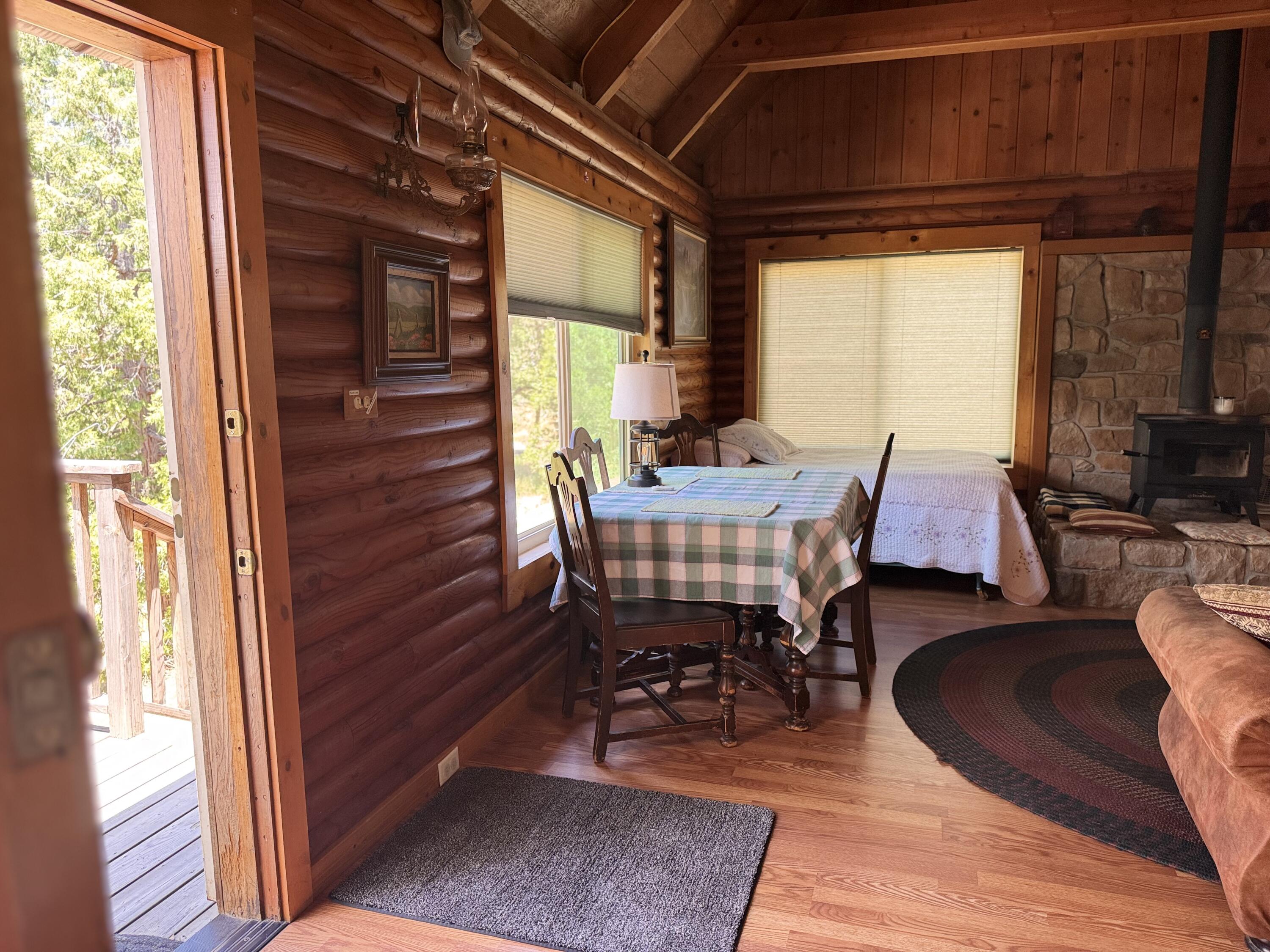 51911 Hogback Miramonte, CA 93641 - Photo 35 of 49 a dining room with furniture and wooden floor