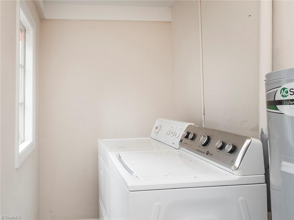 1009 Forrest Street High Point, NC 27262 - Photo 15 of 27 Mudroom room with laundry hookups