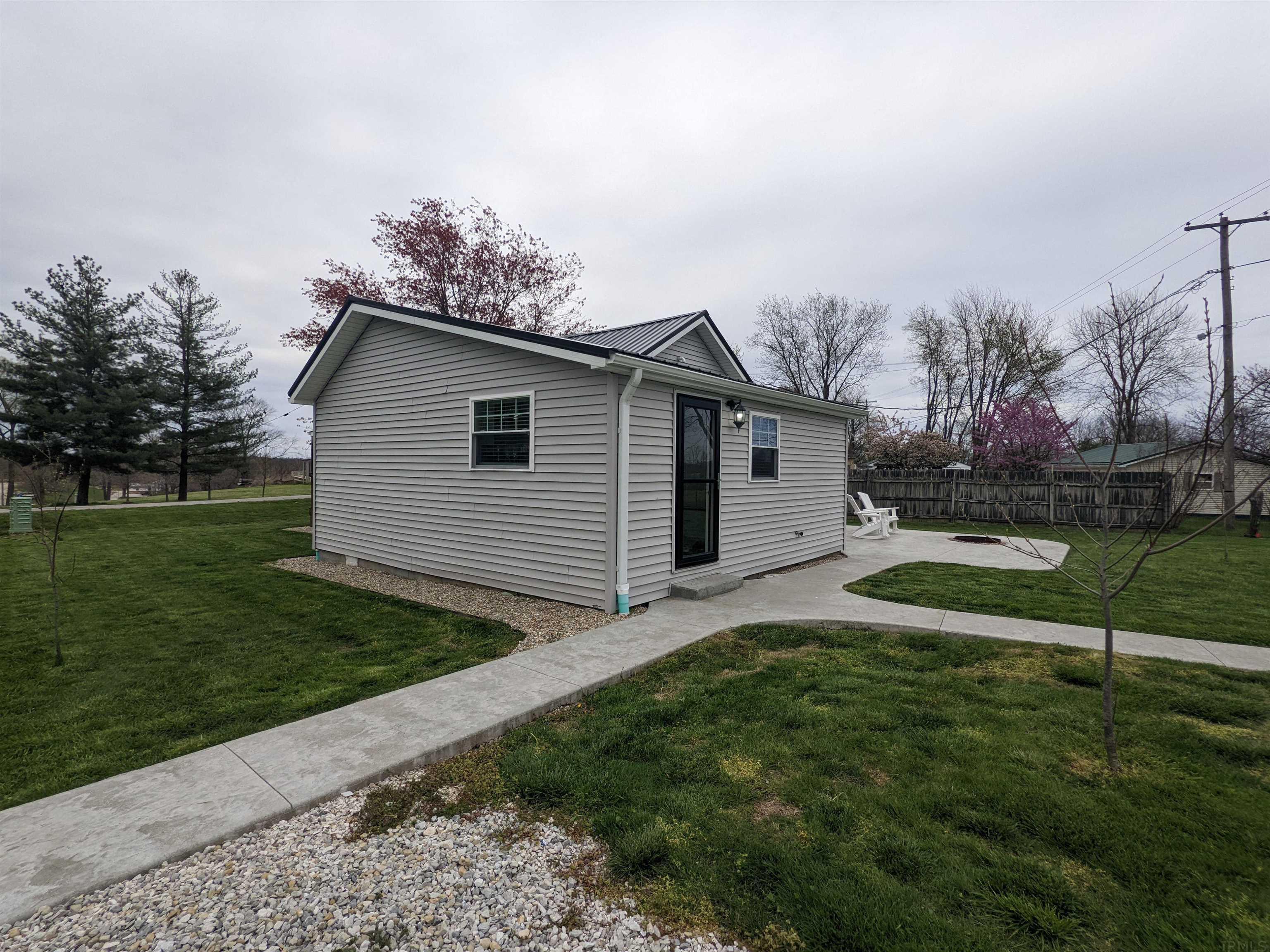 1636 Scenic Hill Road Loogootee, IN 47553 - Photo 3 of 23 Gallery Image 3