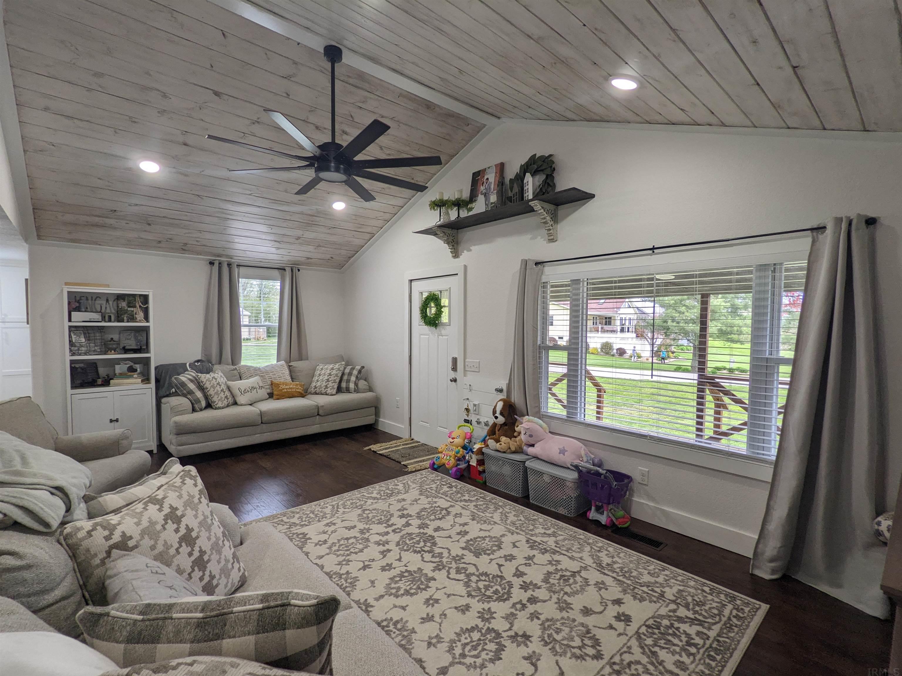 1636 Scenic Hill Road Loogootee, IN 47553 - Photo 9 of 23 Gallery Image 9