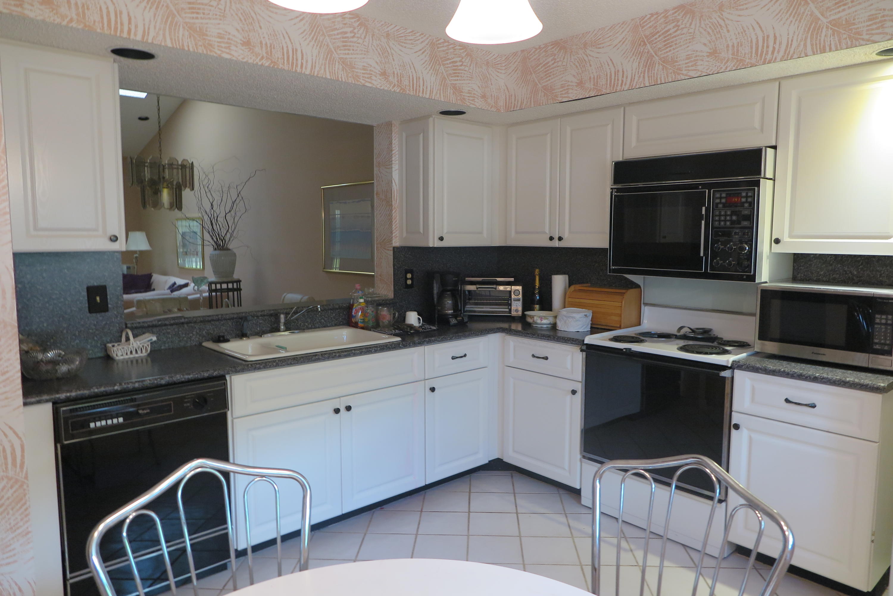 7832 La Mirada Drive Boca Raton, FL 33433 - Photo 6 of 15 KITCHEN