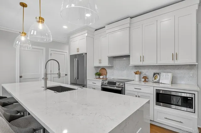 $1,399,000 | 1806 Soundview Court, Yorktown Heights, NY 10598