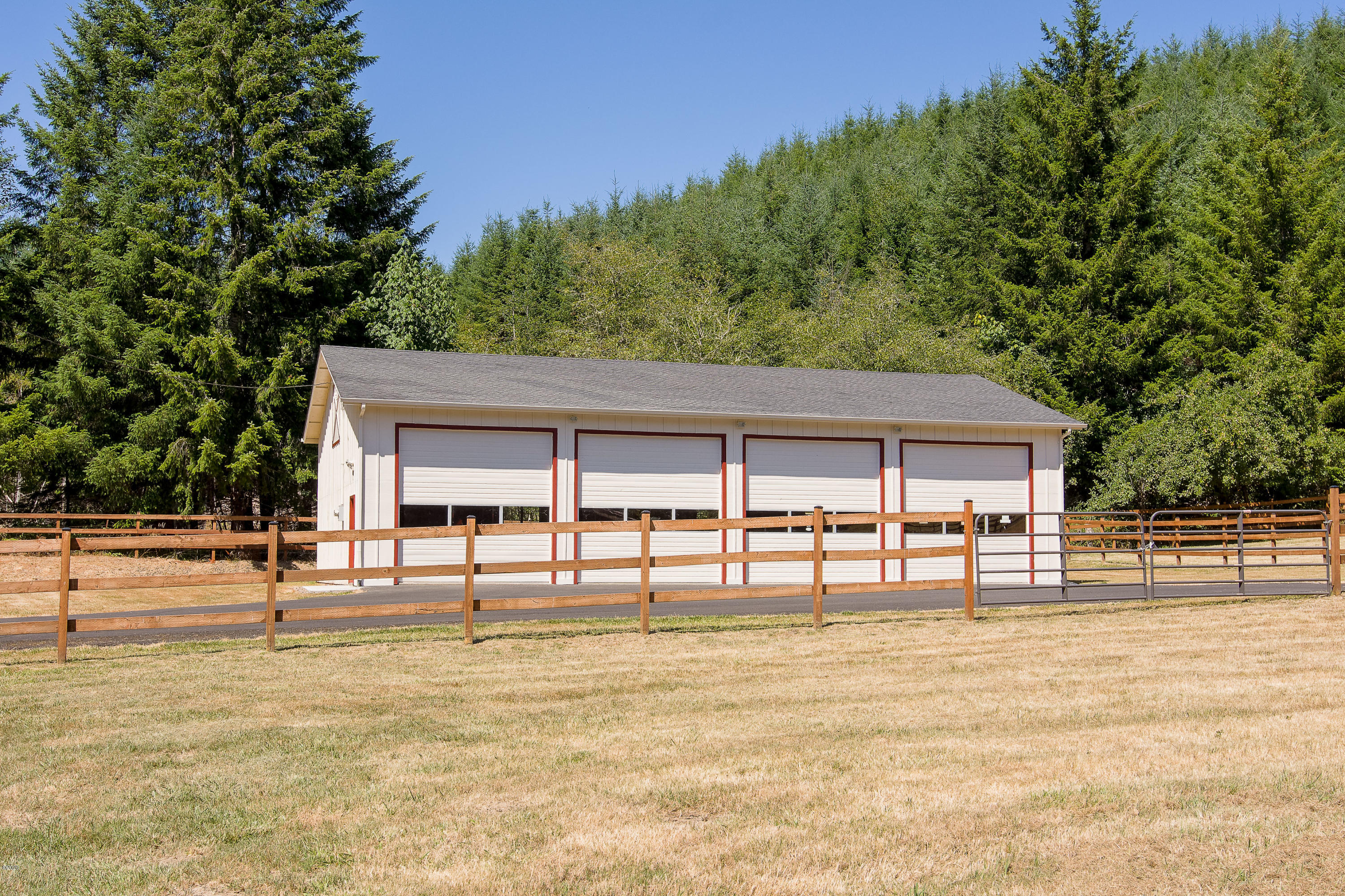 2536 Nashville Road Eddyville, OR 97343 - Photo 35 of 39 4 Stall Shop