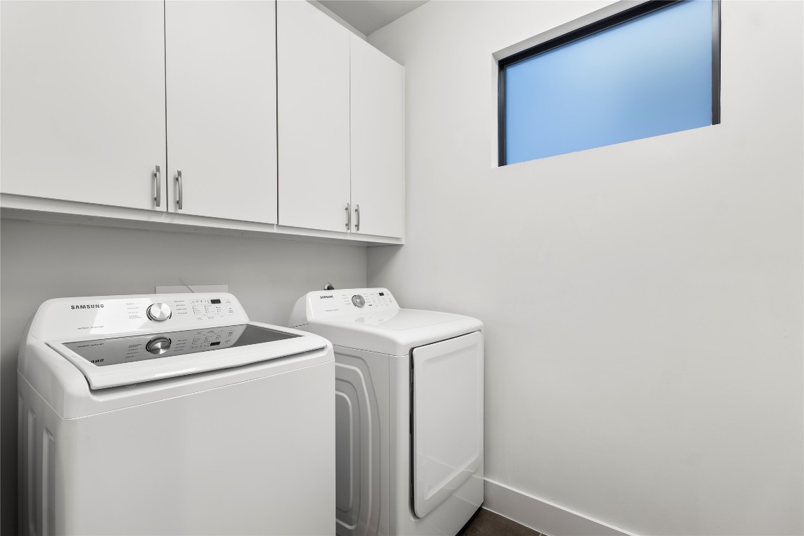 1105 East 12th Street Austin, TX 78702 - Photo 19 of 28 a utility room with dryer and washer