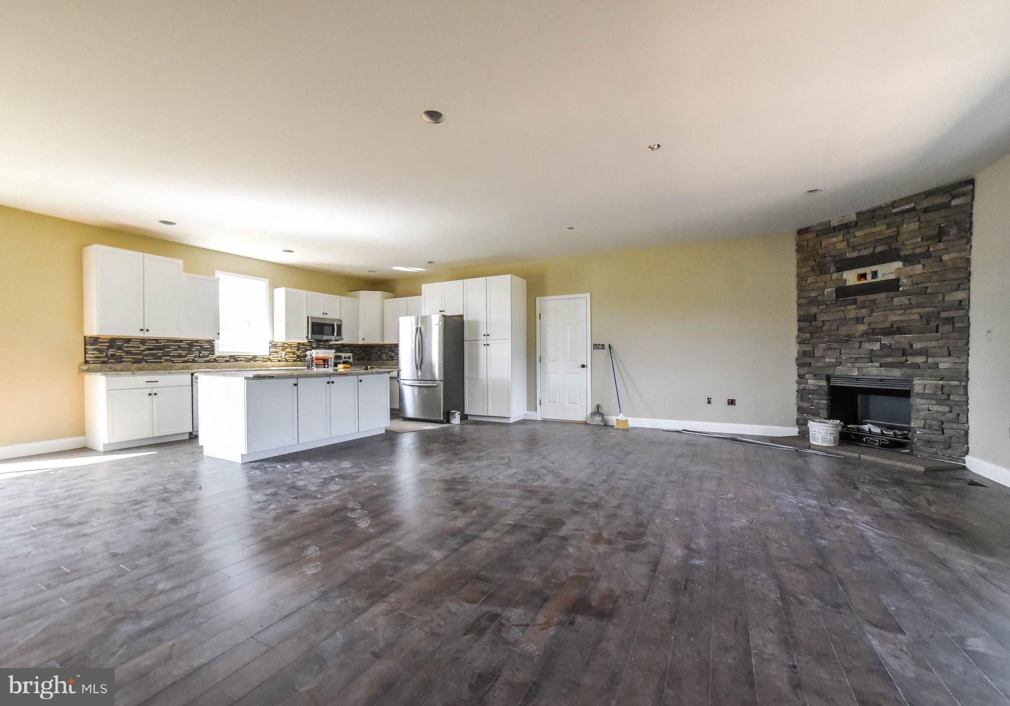 48784 Packer Court St. Inigoes, MD 20684 - Photo 2 of 25 Living Room