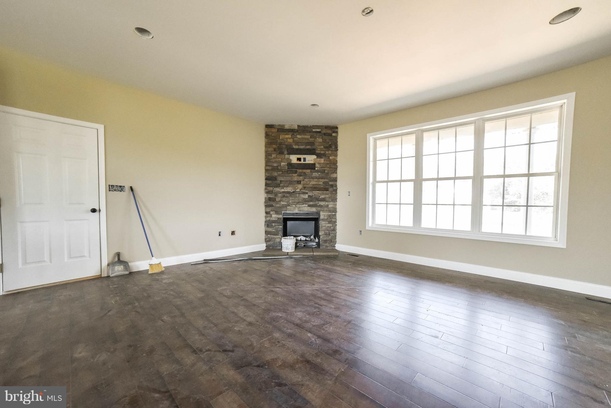 48784 Packer Court St. Inigoes, MD 20684 - Photo 3 of 25 Living Room