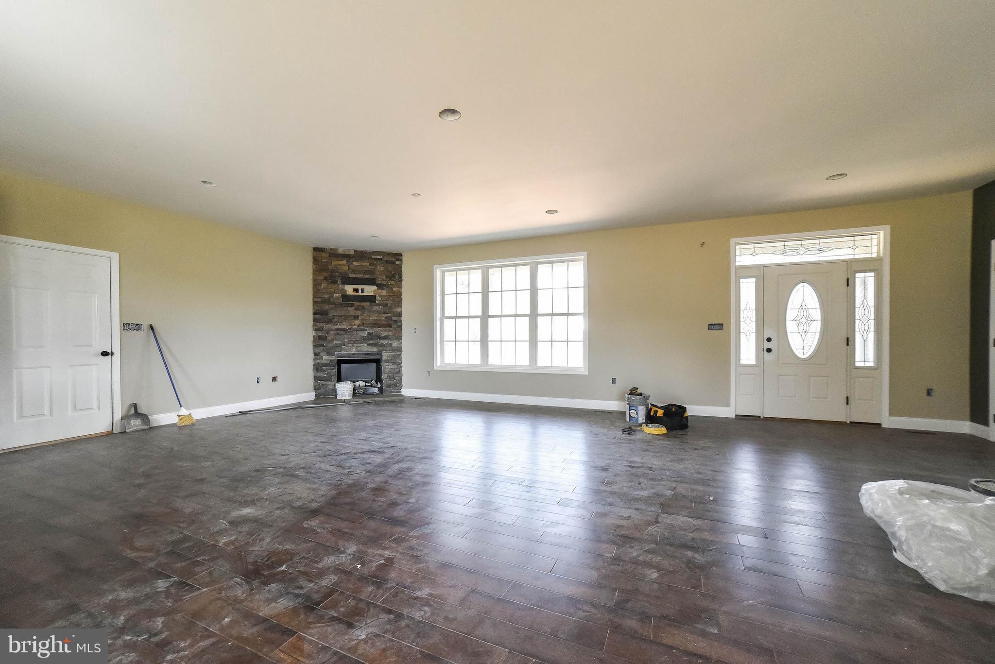 48784 Packer Court St. Inigoes, MD 20684 - Photo 4 of 25 Living Room