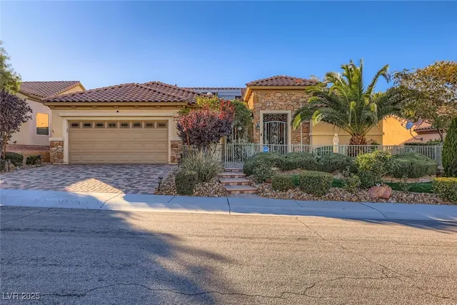 $750,000 | 2151 Bannerwood Street, Henderson, NV 89044