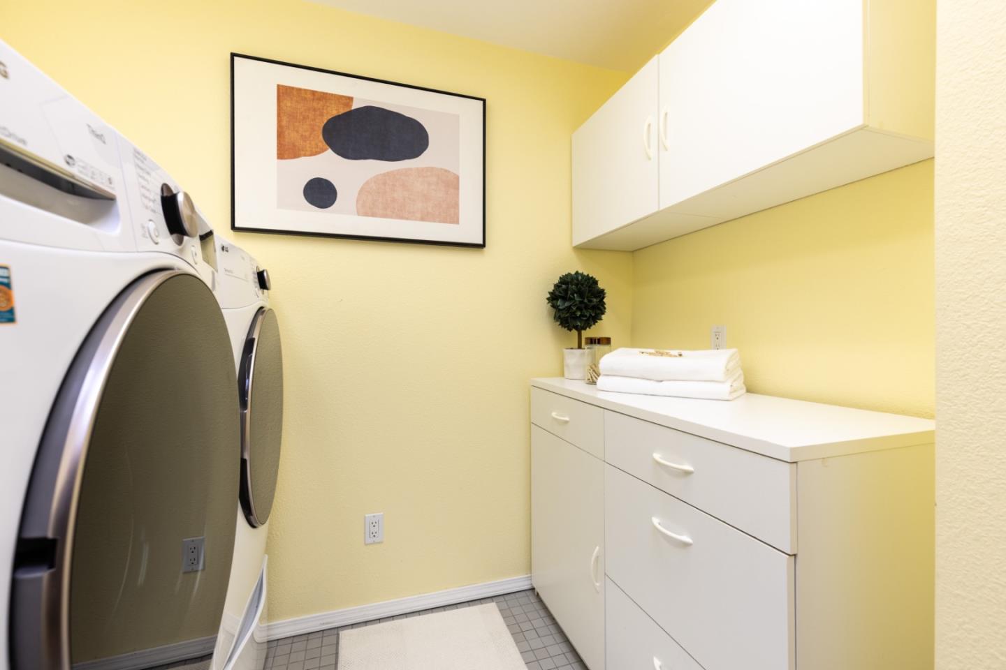 800 Rancho Prieta Road Los Gatos, CA 95033 - Photo 24 of 55 a bathroom with a sink and mirror