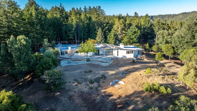 a view of a large building with a city view
