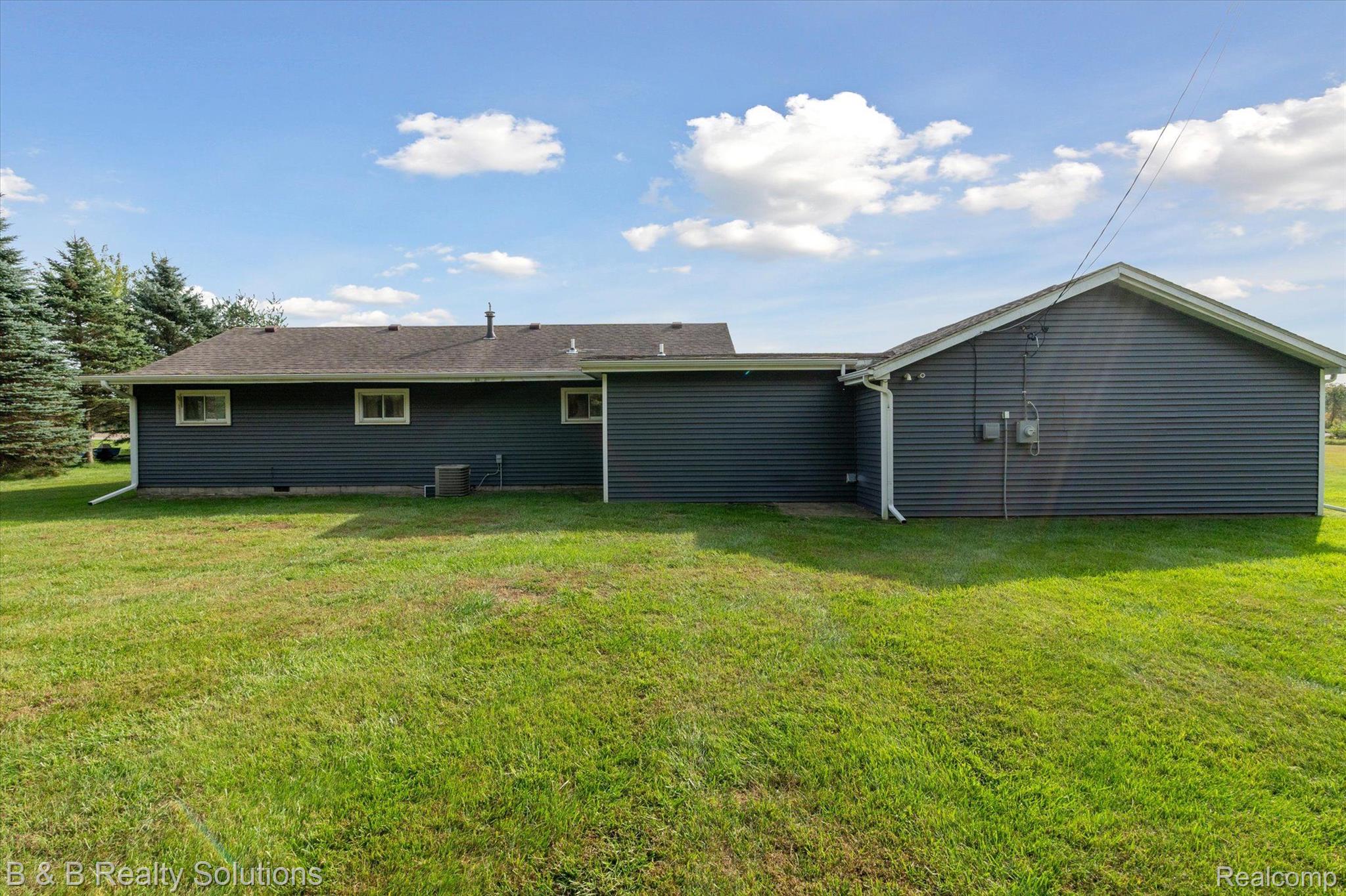 1661 East Burnside Road North Branch, MI 48461 - Photo 29 of 37 Gallery Image 29
