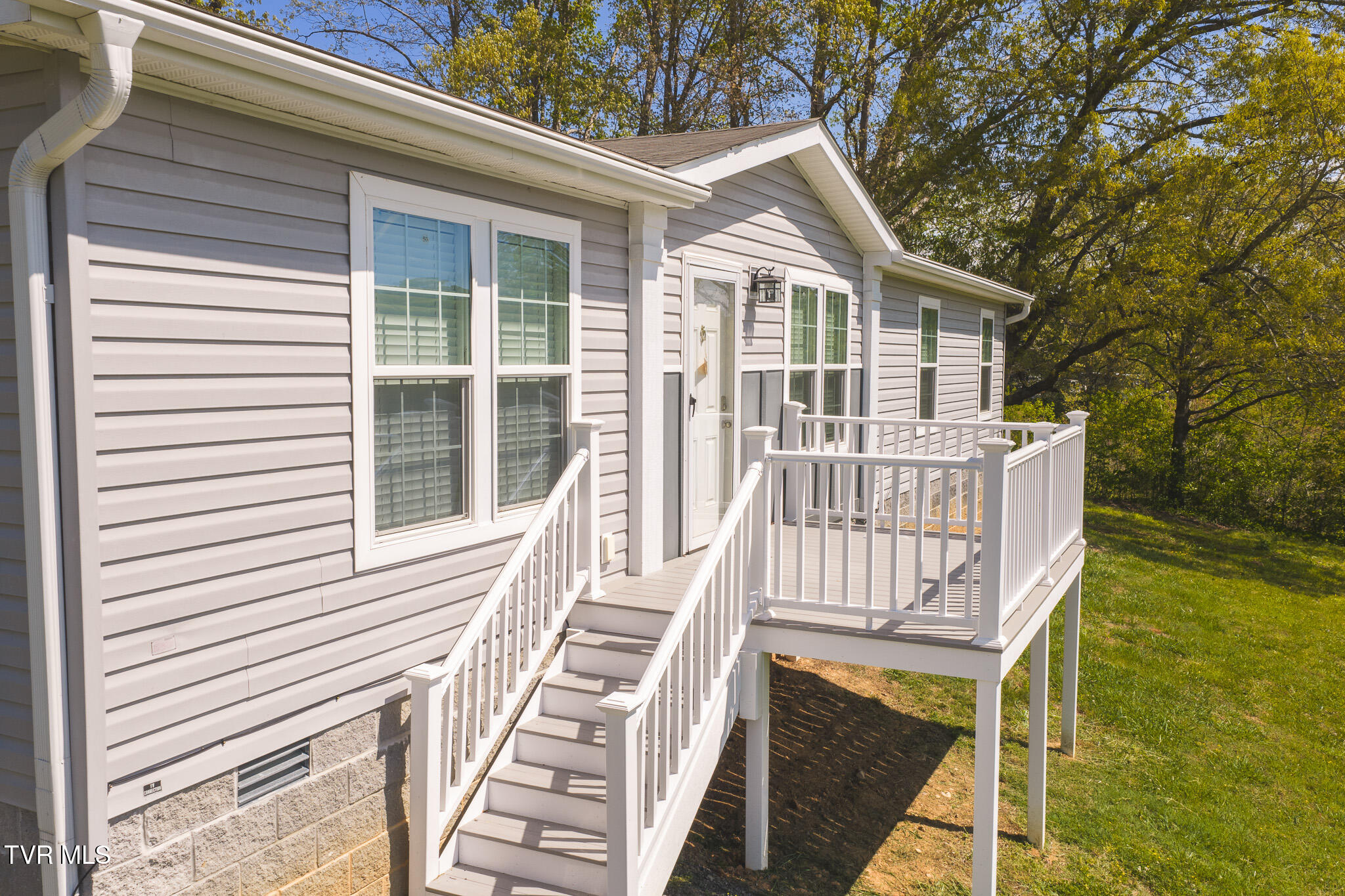 152 Keisling Road Newport, TN 37821 - Photo 3 of 51 DJI_20260420115337_0522_D